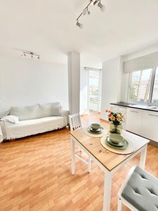 Apartamento Con Preciosas Vistas Al Mar Apartamento